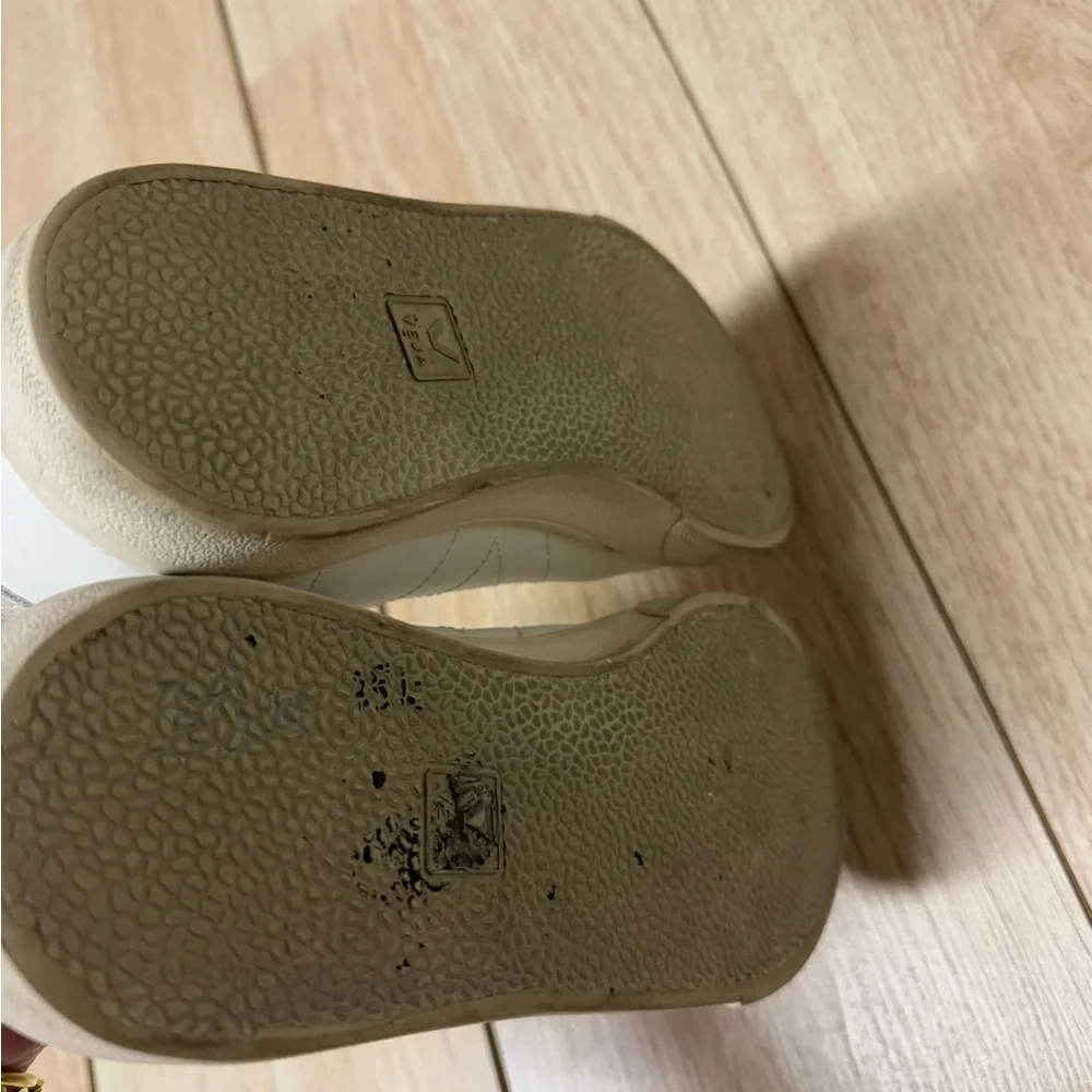 Veja Esplar Stitched Logo Sneakers - Picture 8 of 10